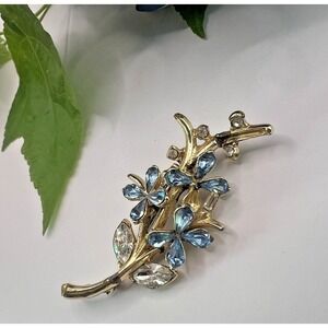 Vintage Blue Rhinestone Floral Brooch Gold Tone Flower Spray Pin 2.25" READ